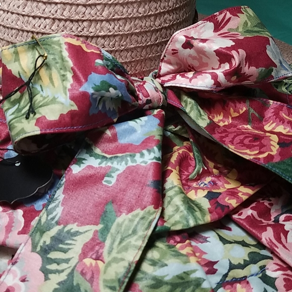 Floral floppy beach hat - Picture 3 of 12